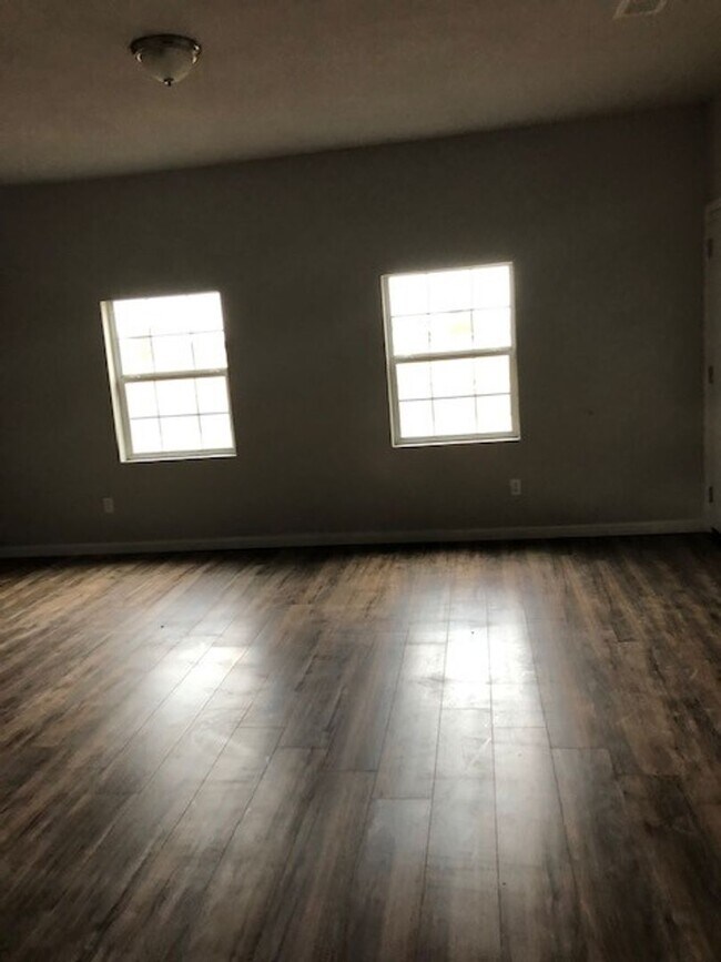 Building Photo - For Lease - 1001 Sam Houston - Odessa, TX