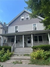 Building Photo - 340 Champlain St