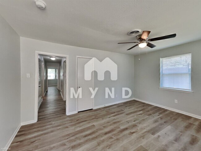 Building Photo - 3 br, 1.5 bath House - 4255 Larson Ln
