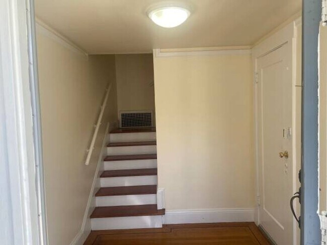 Foto del edificio - Lovely Exclesior Home with 2 Car Garage Pa...