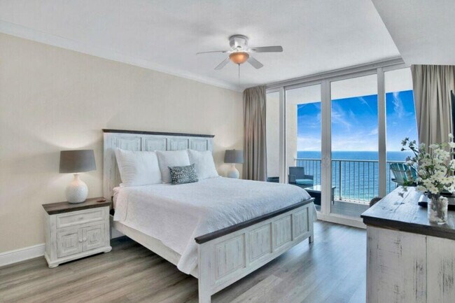 Foto del edificio - 365 E Beach Blvd