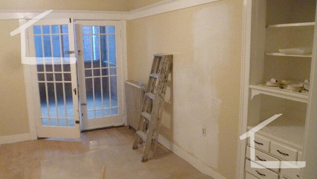 Building Photo - 8 Farrington Ave