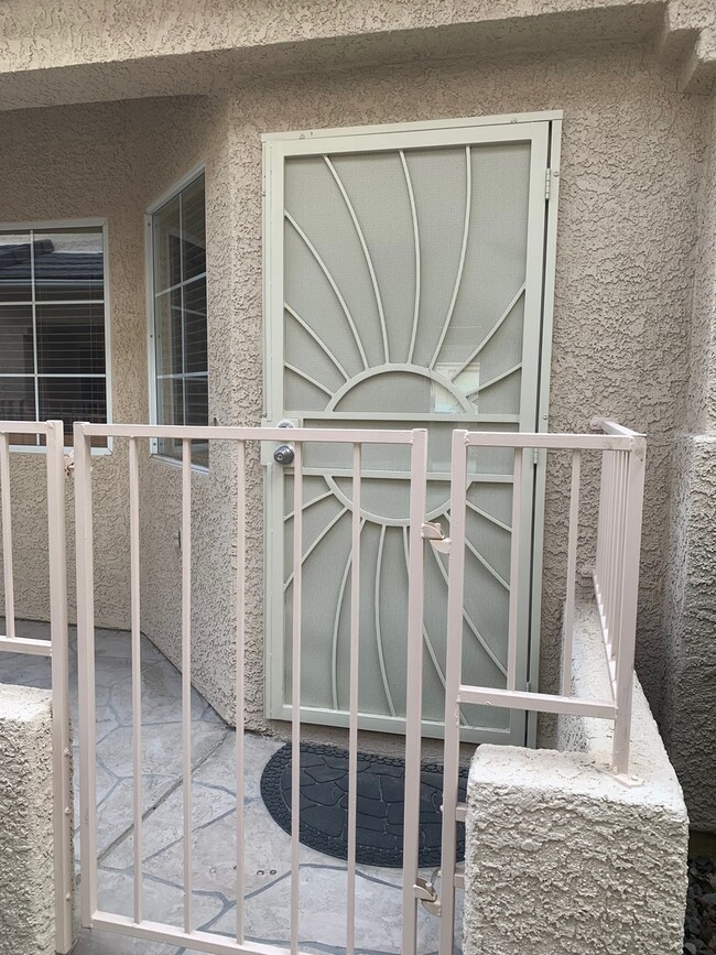 Building Photo - 3 BEDROOM, 2.5 BATH GATED COMMUNITY 2 YR L...