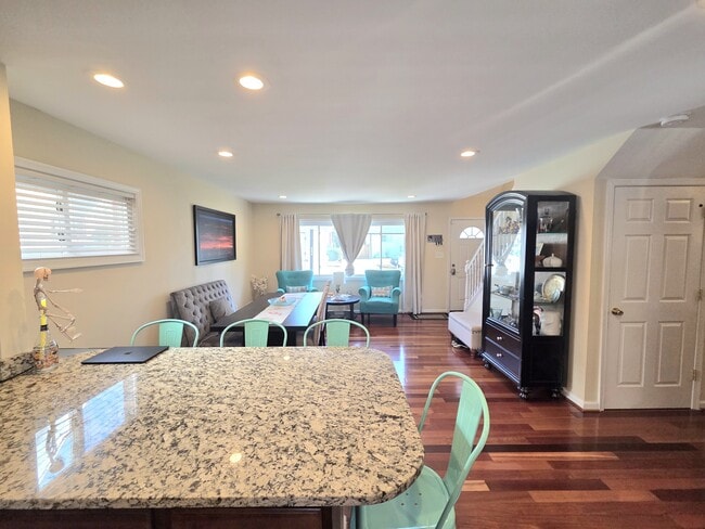 Photo - 108 N Gladden St House