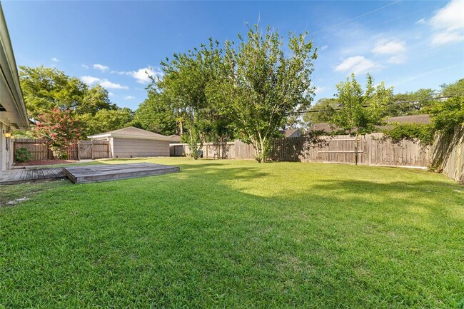 Building Photo - 11911 Renwick Dr