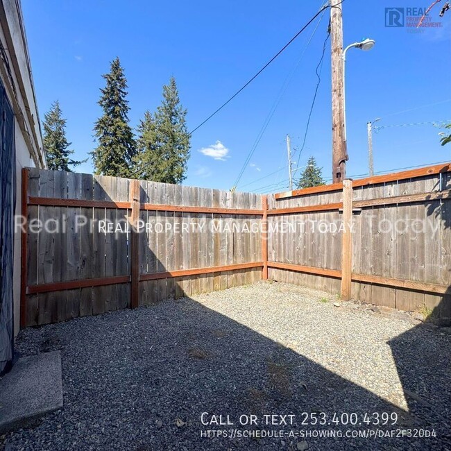 Foto del edificio - 6415 Steilacoom Blvd SW