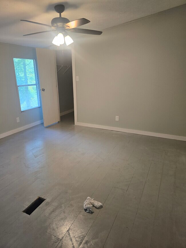 Building Photo - 4533 Grand Oaks Dr