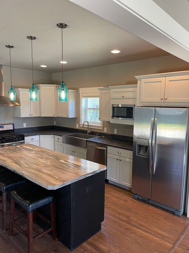 Building Photo - Beautiful home in Josephine Crossings