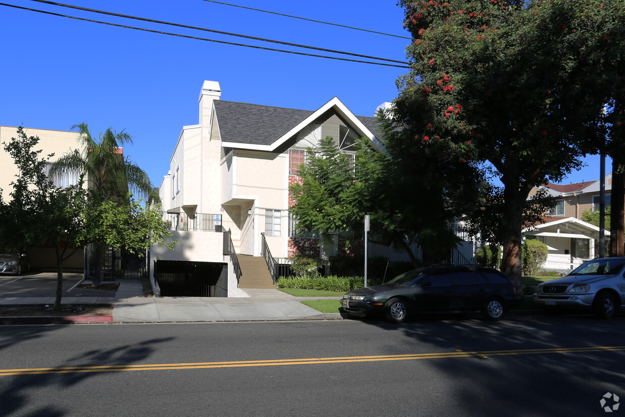 Building Photo - 211 N Adams St