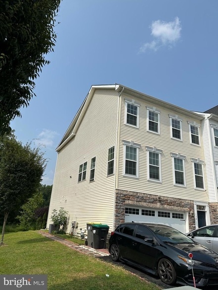 Building Photo - 138 Jenny Dr