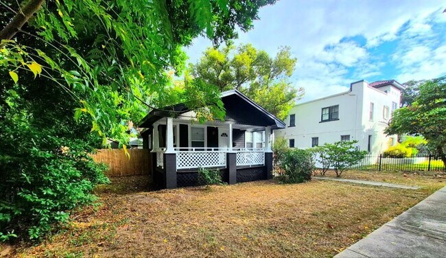 Foto del edificio - 314 E Park Ave