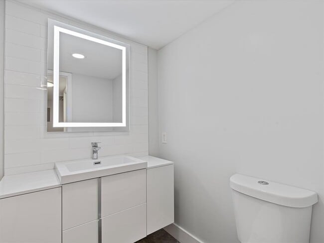 Foto del edificio - 3150 N Palm Aire Dr