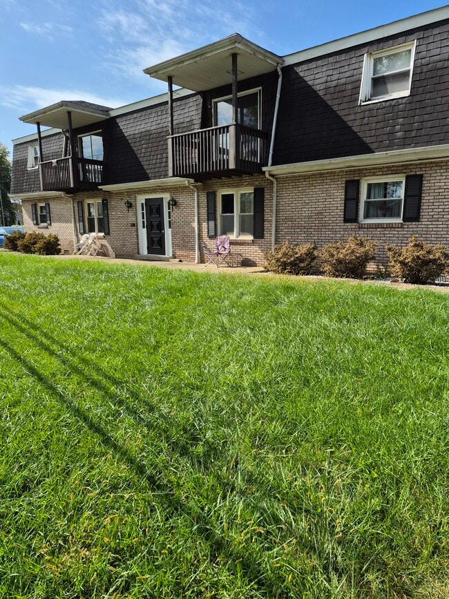 Building Photo - 301 Lee Rd