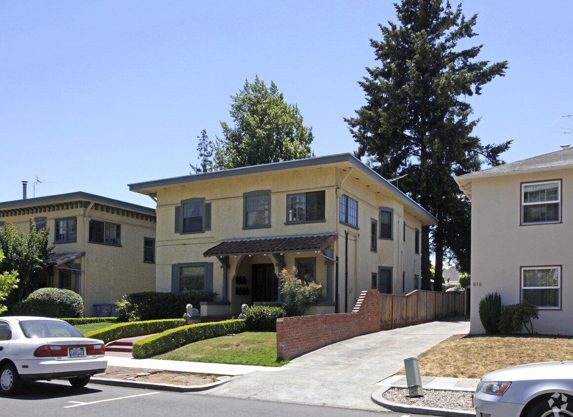 Primary Photo - 818 Cowper St