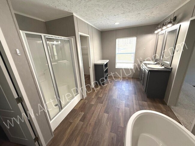 Foto del edificio - 202 Reed Clark Rd