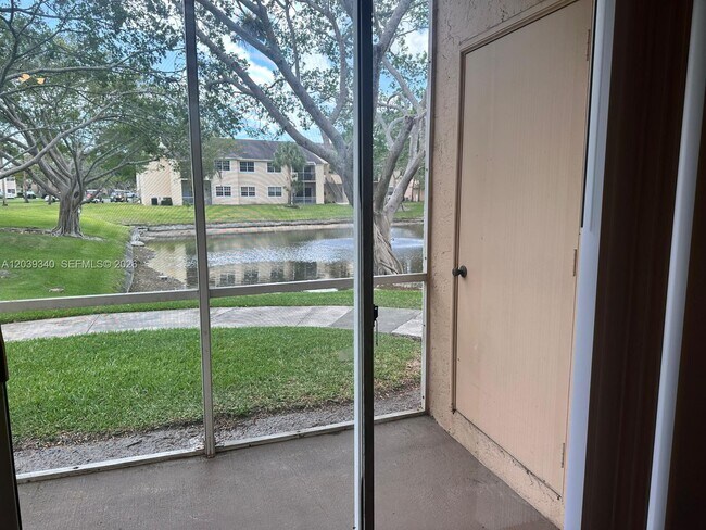 Foto del edificio - 840 Cypress Park Way