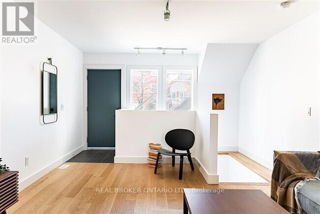Building Photo - 278 Campbell Ave