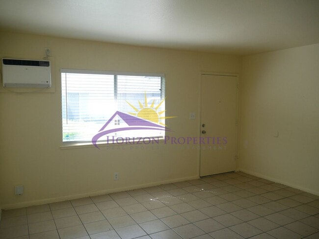 Building Photo - 1520-1526 Frienza Ave