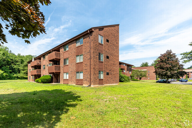 Building Photo - Avon Woods Apartments