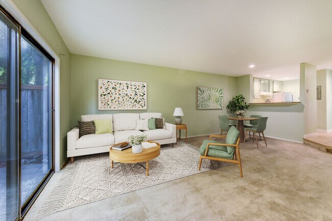 Foto del edificio - Renovated Townhome