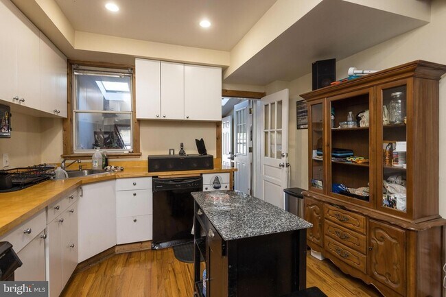 Foto del edificio - 2929 Miles Ave