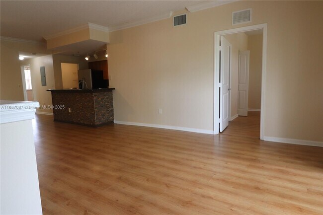 Building Photo - 5880 W Sample Rd