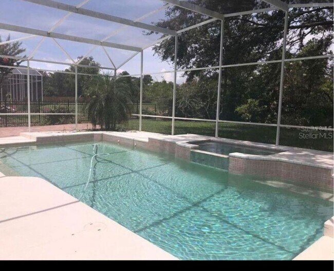 Foto del edificio - 8125 Courtleigh Dr
