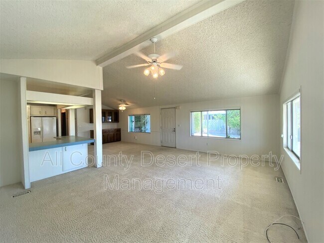 Building Photo - 73905 Elizabeth Dr