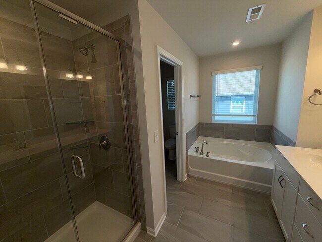 Foto del edificio - 17401 Carolina Hickory Dr