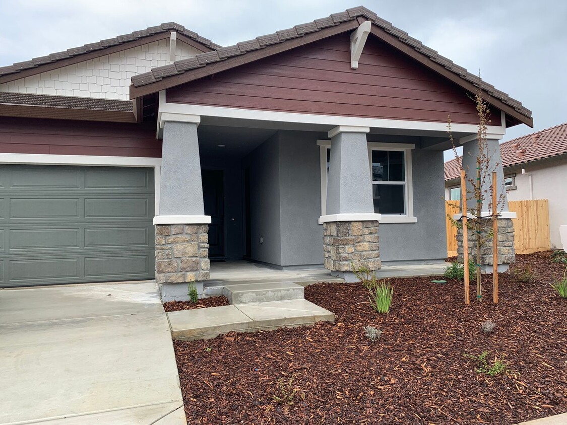 Primary Photo - Brand NEW 4 bedroom 1 story home Rancho Co...