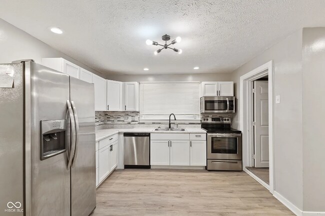 Foto del edificio - 734 Parkway Ave