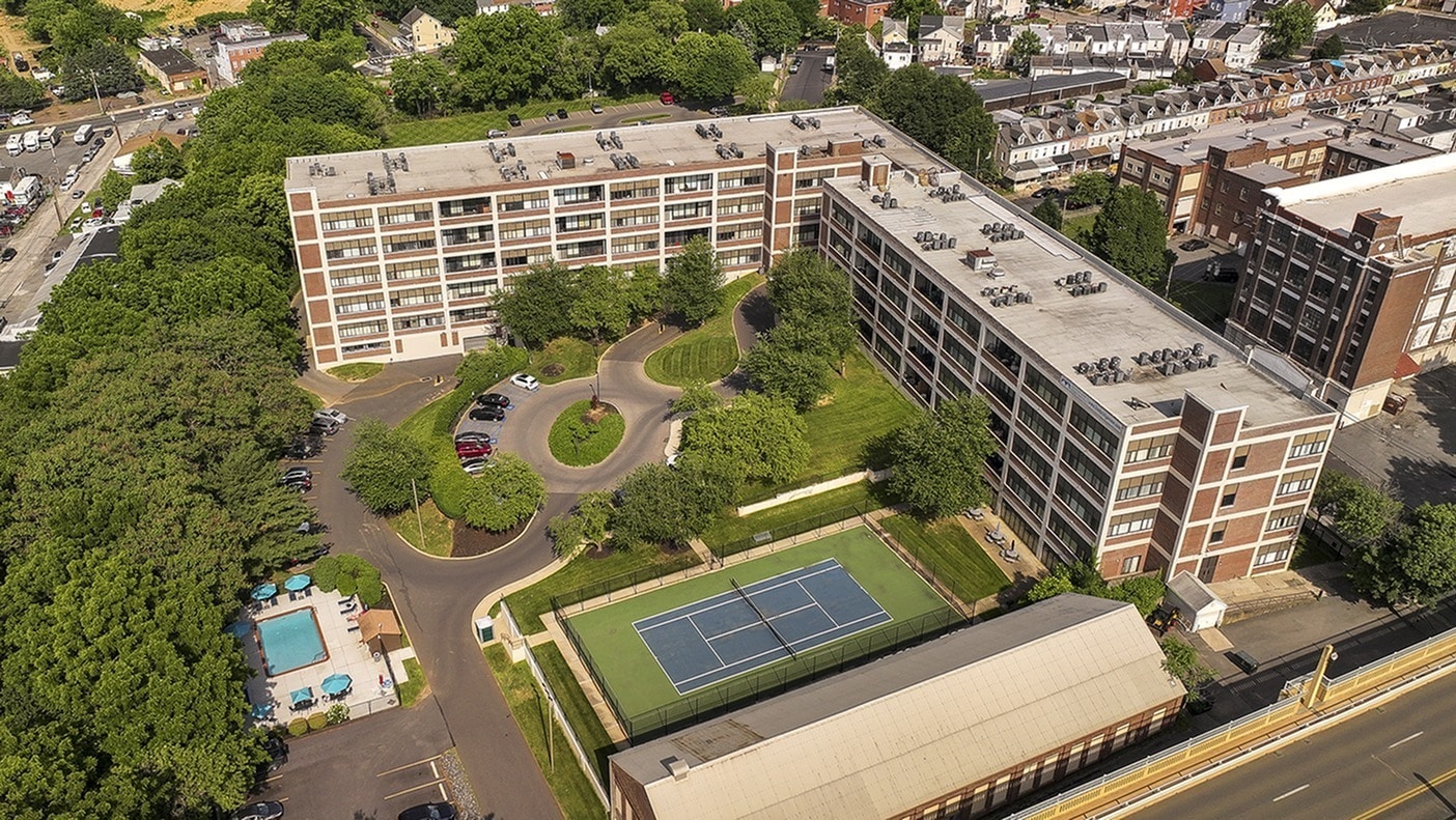 Bridgeview Apartments photo 4