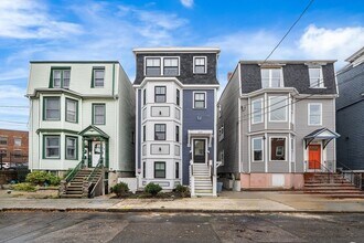 Building Photo - 229 E Eagle St