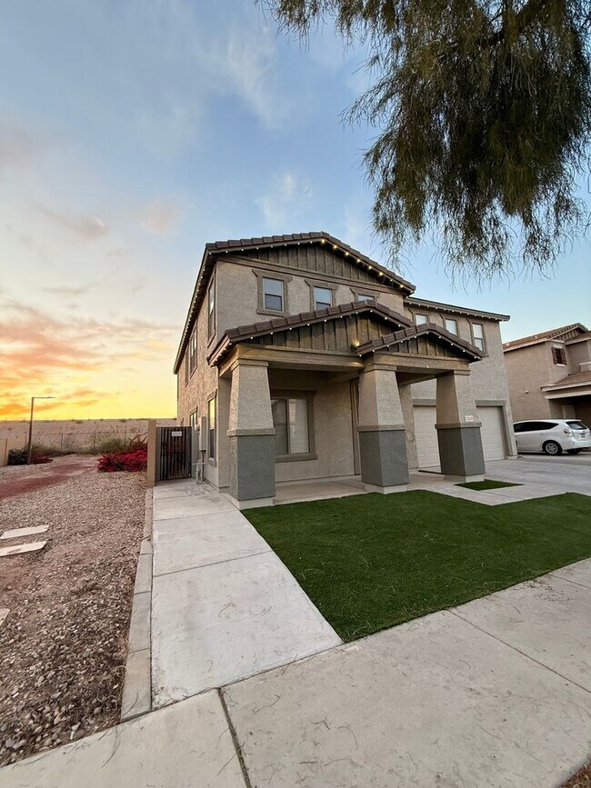 Building Photo - Spacious 4BR House W/Pool in Surprise