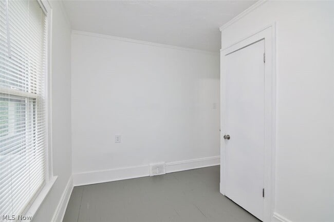 Building Photo - 3369 E 139th St