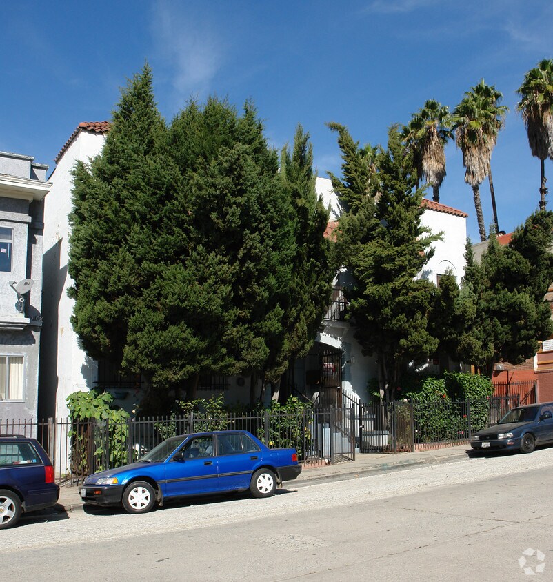 Building Photo - 965 N Vendome St