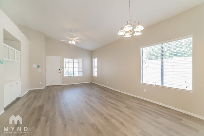 Building Photo - 2607 S 156th Ave