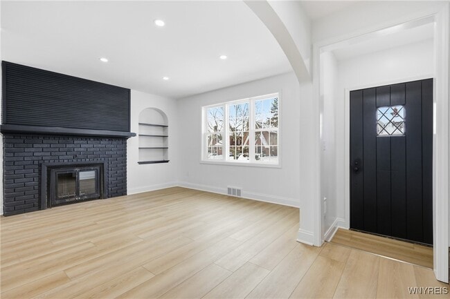 Building Photo - 219 Louvaine Dr