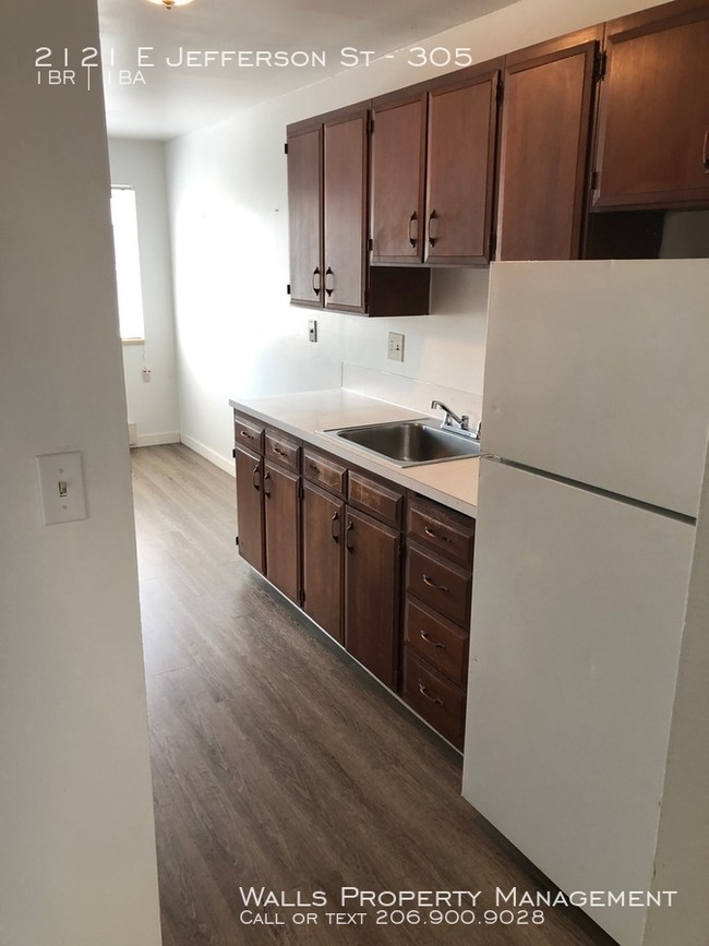 Foto del edificio - 2121 E Jefferson St