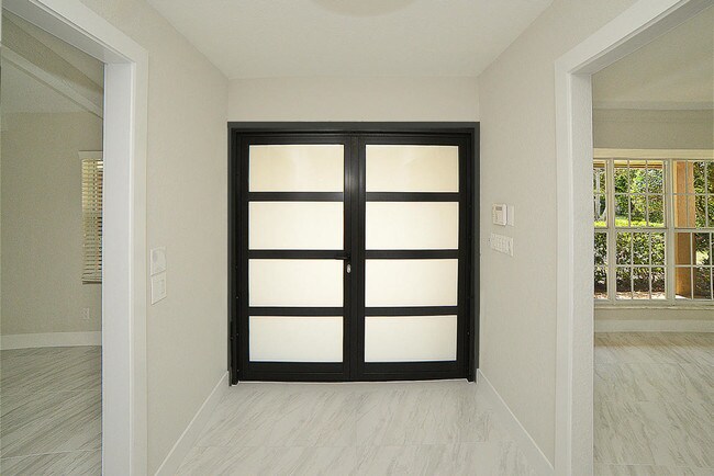 Foto del edificio - 6943  Giralda Circle