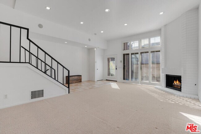Building Photo - 4549 Alla Rd