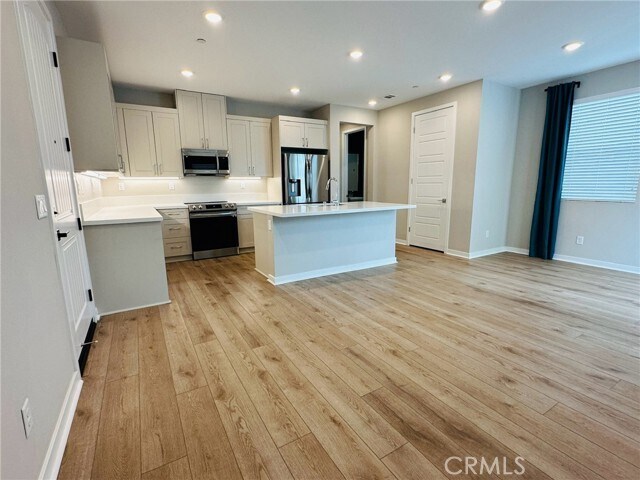 Building Photo - 1602 Plaza del Amo
