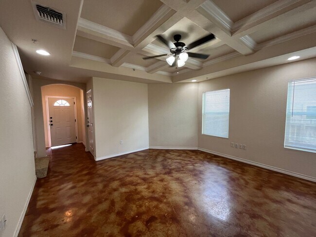 Foto del edificio - 16821 Showdown Path #1, Selma, TX. 78154