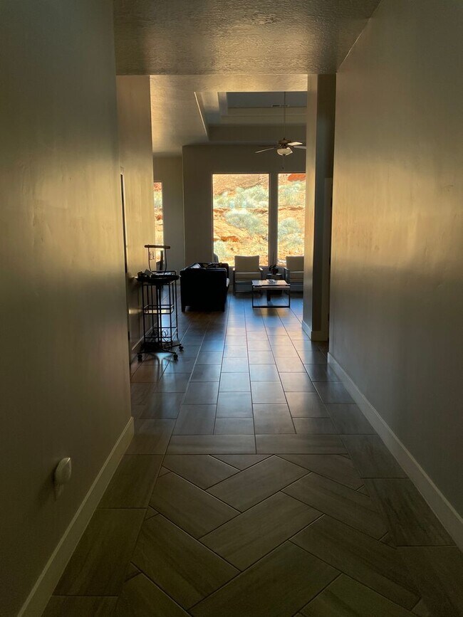 Building Photo - PET FRIENDLY!! Great home with Solar & Inc...