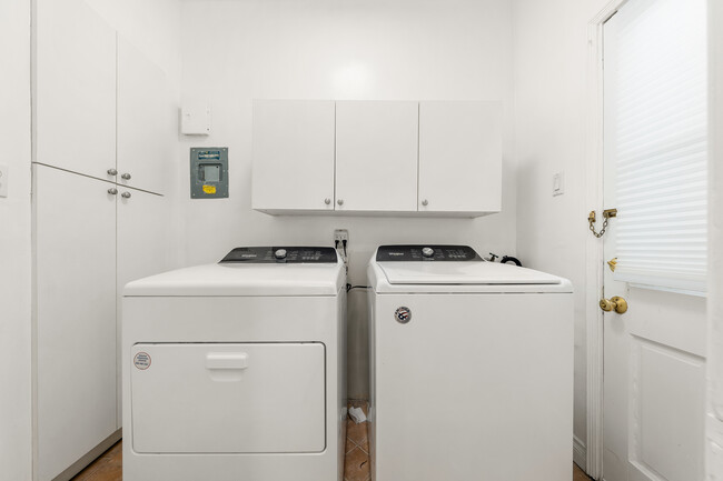 laundry room - 9319 W Olympic Blvd