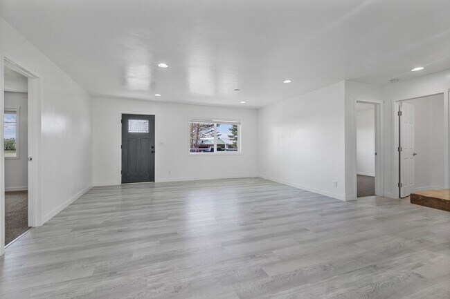Foto del edificio - COUNTRY CHARMER 3 BED 2 BATH HOME IN CHESTER