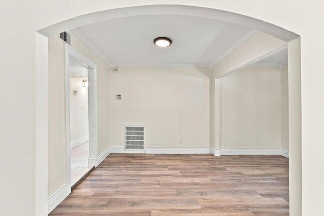 Foto del edificio - 1012 W Hart Ave