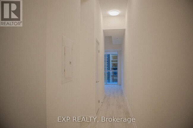 Photo du bâtiment - 120 Broadway Ave