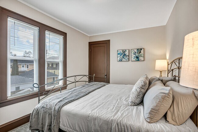 Foto del edificio - 817 Bell Ave