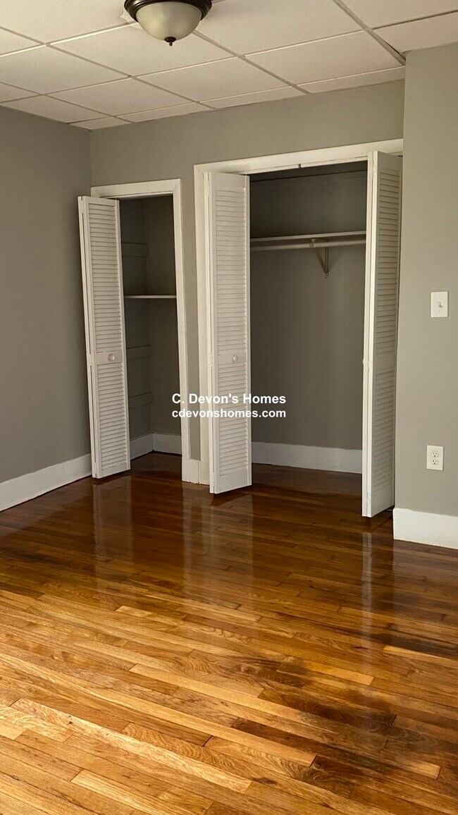 Building Photo - 35 Burchstead Pl